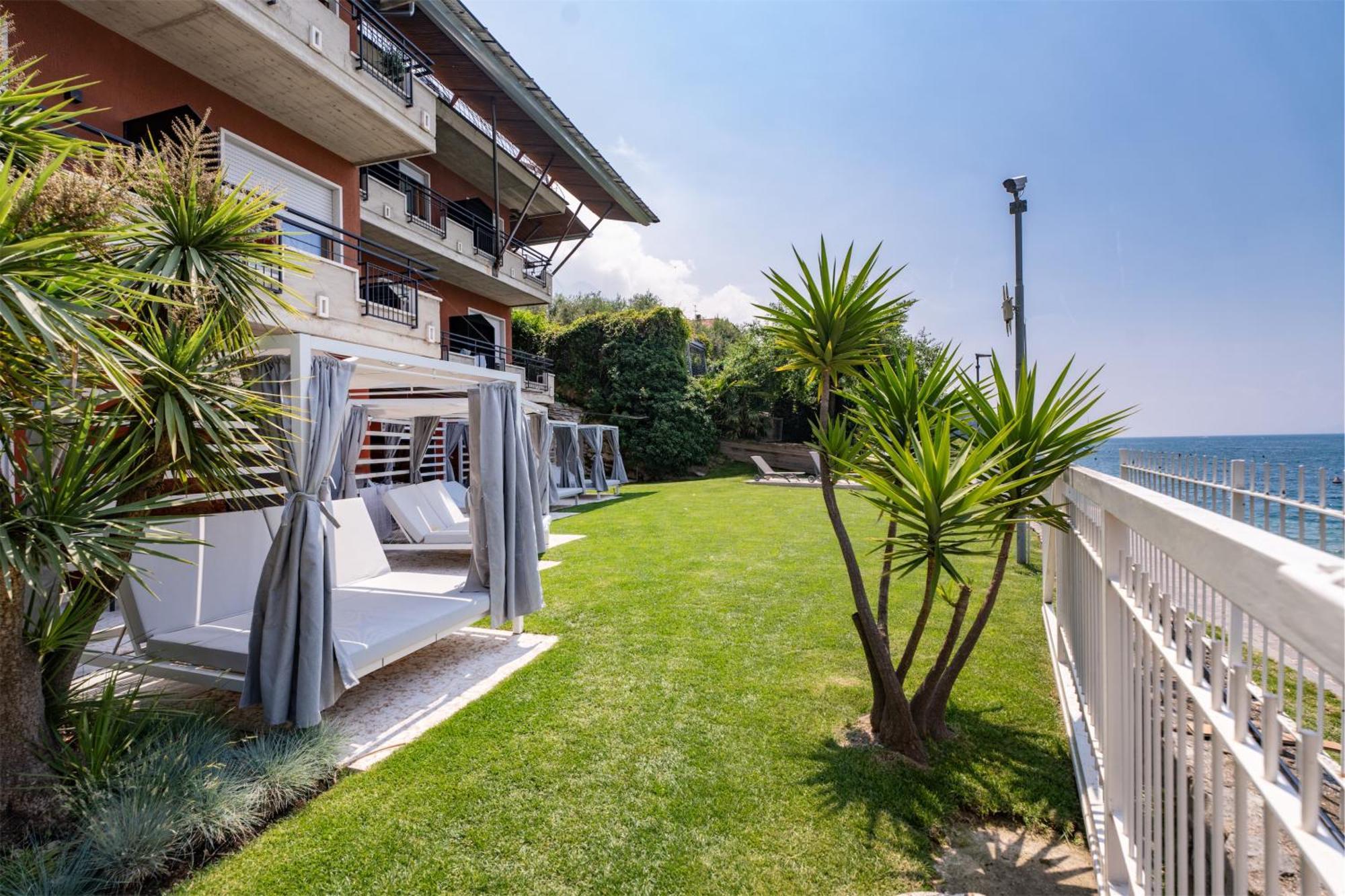 Ambienthotel Primaluna Malcesine Exterior photo